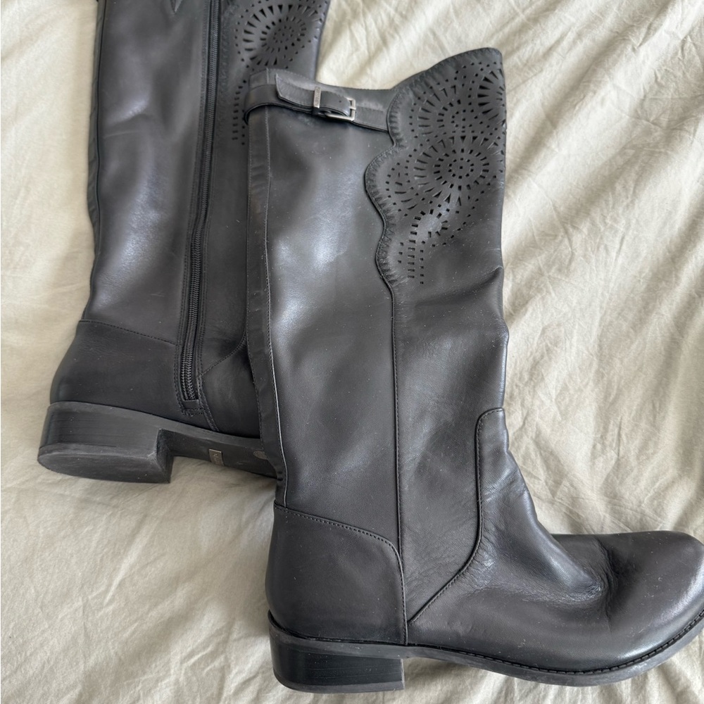 Women's Black Leather Knee-High Boots